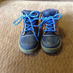 Boys OshKosh Bgosh boots size 9. Used once.